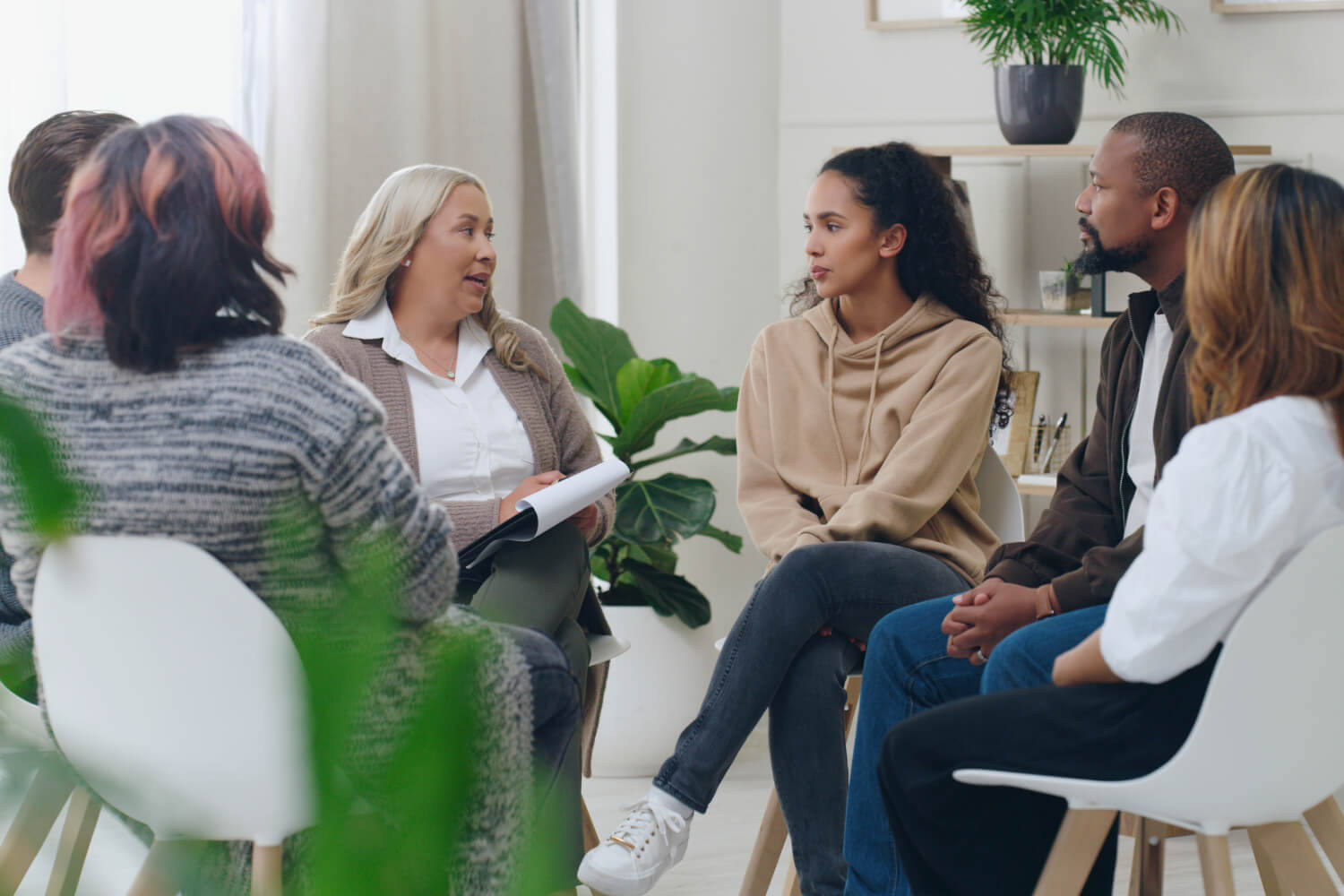 66a3da45e03f5b055e5bd707_group therapy (1)